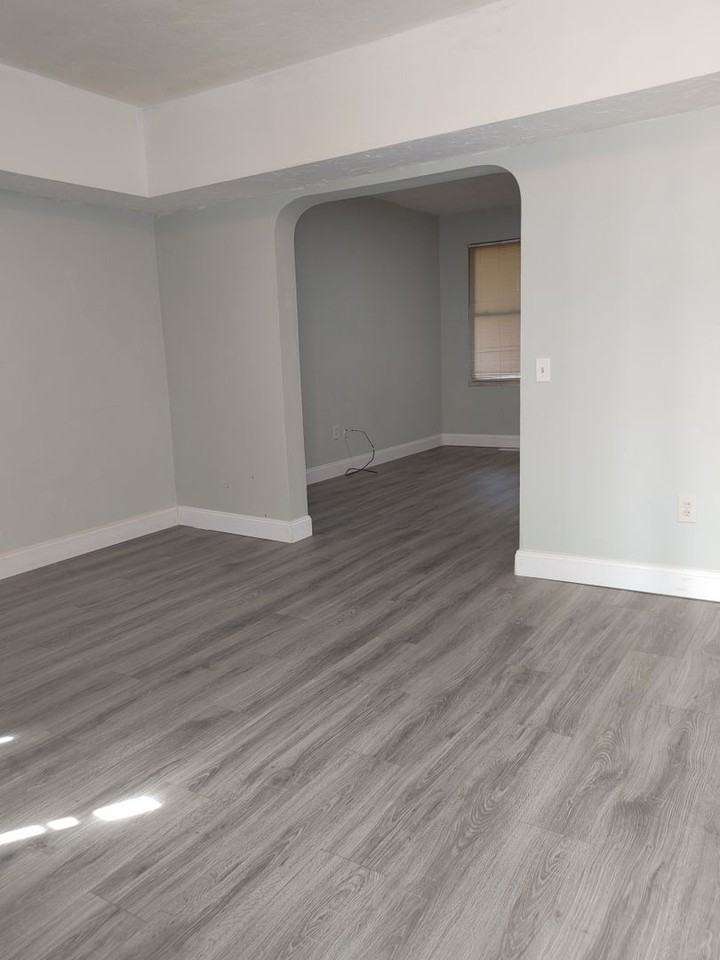 34 N Franklin St - Photo 2 of 12