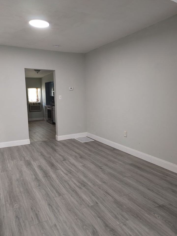 34 N Franklin St - Photo 5 of 12