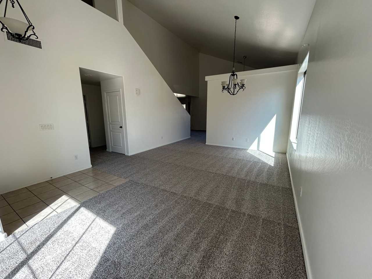 2640 E Silversmith Trl - Photo 3 of 20