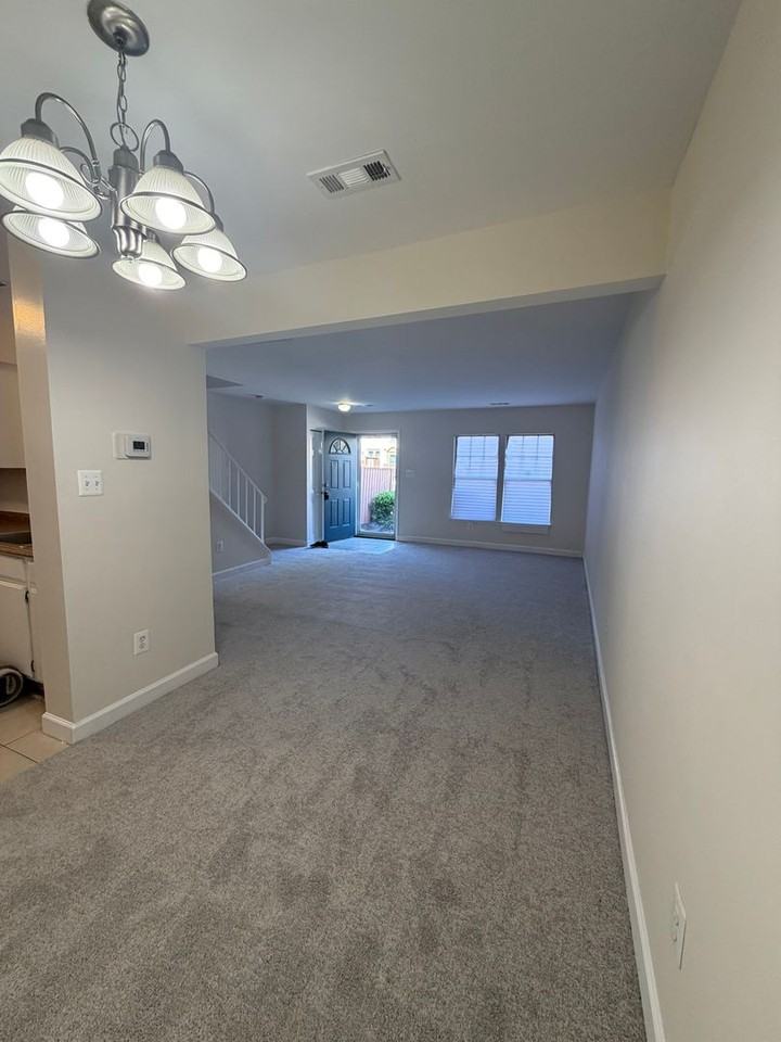 4118 Peppertree Ln - Photo 7 of 29