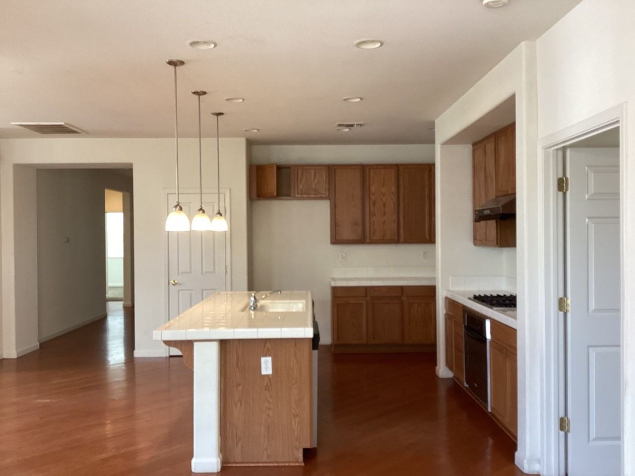 5162 W Home Ave - Photo 4 of 24