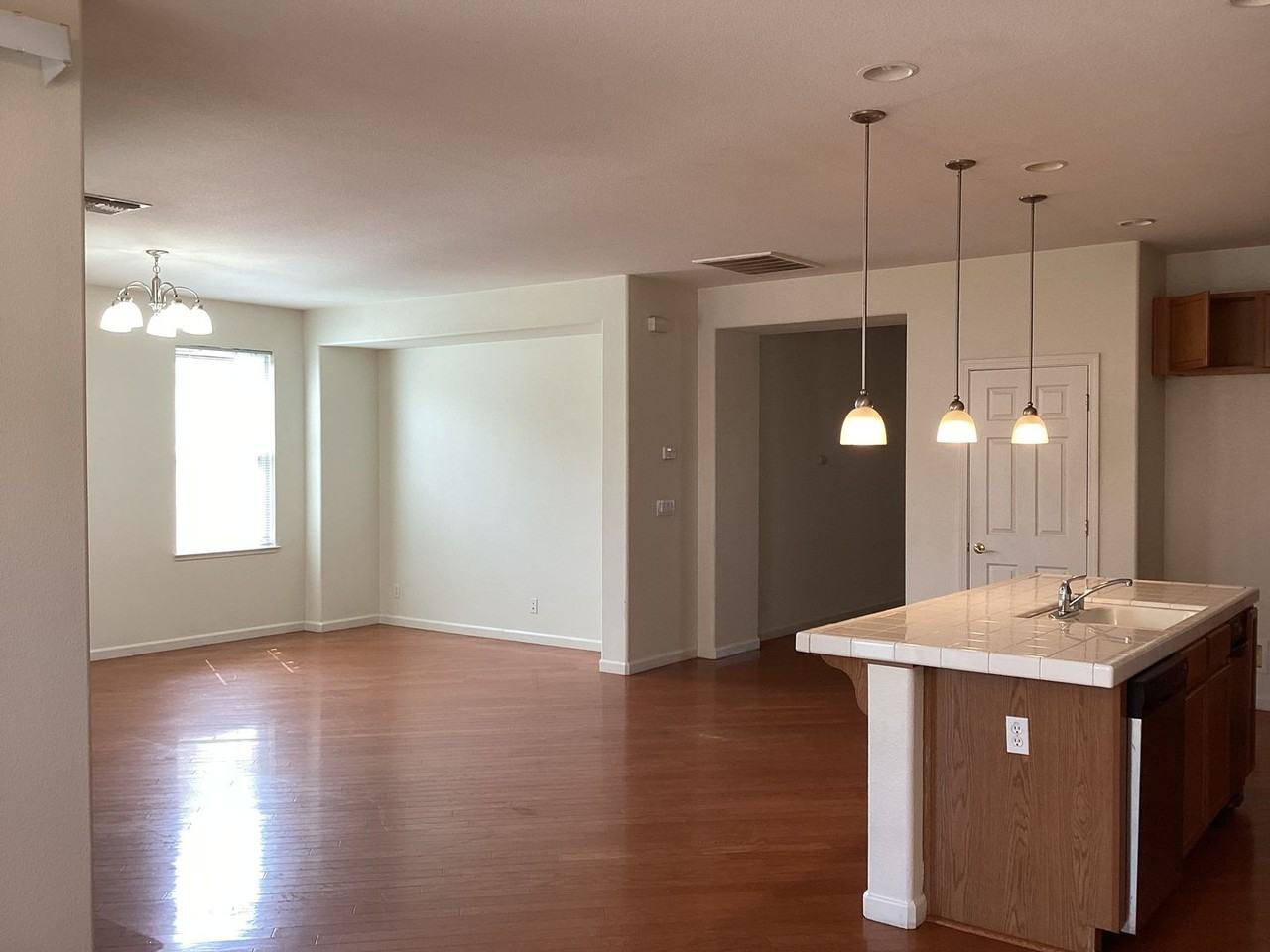 5162 W Home Ave - Photo 5 of 24