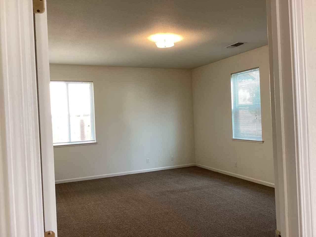 5162 W Home Ave - Photo 7 of 24