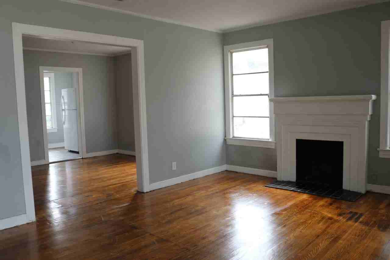 145 E Boulevard St - Photo 2 of 8