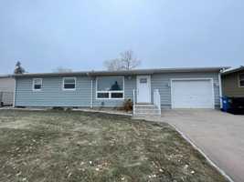 featured image of 621 Bel Aire Dr