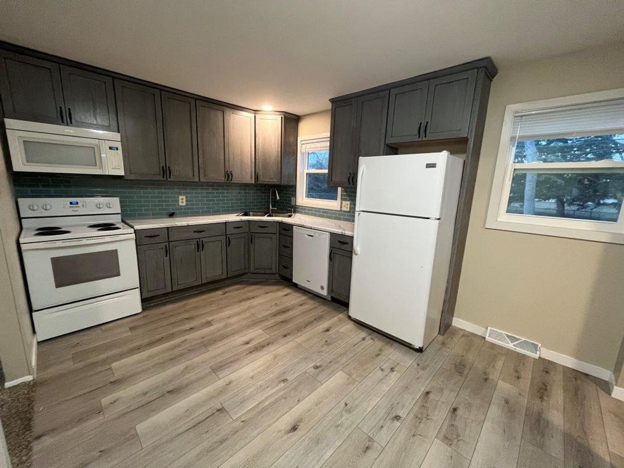 621 Bel Aire Dr - Photo 7 of 11