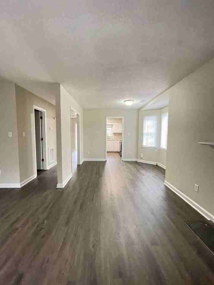 720 Powell Dr Apt A - Photo 5 of 11