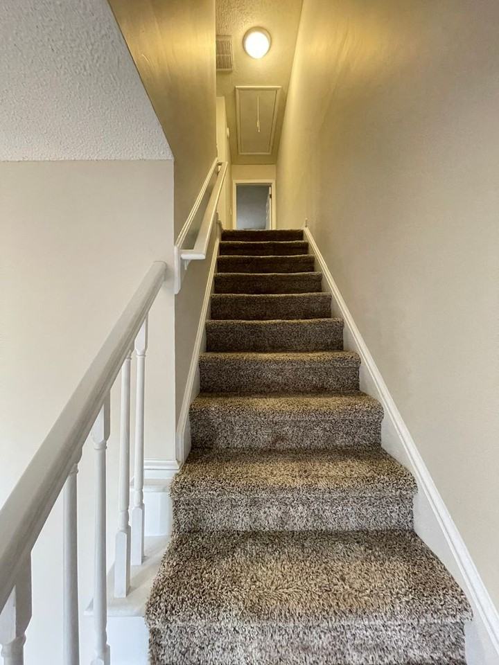 720 Powell Dr Apt A - Photo 7 of 11