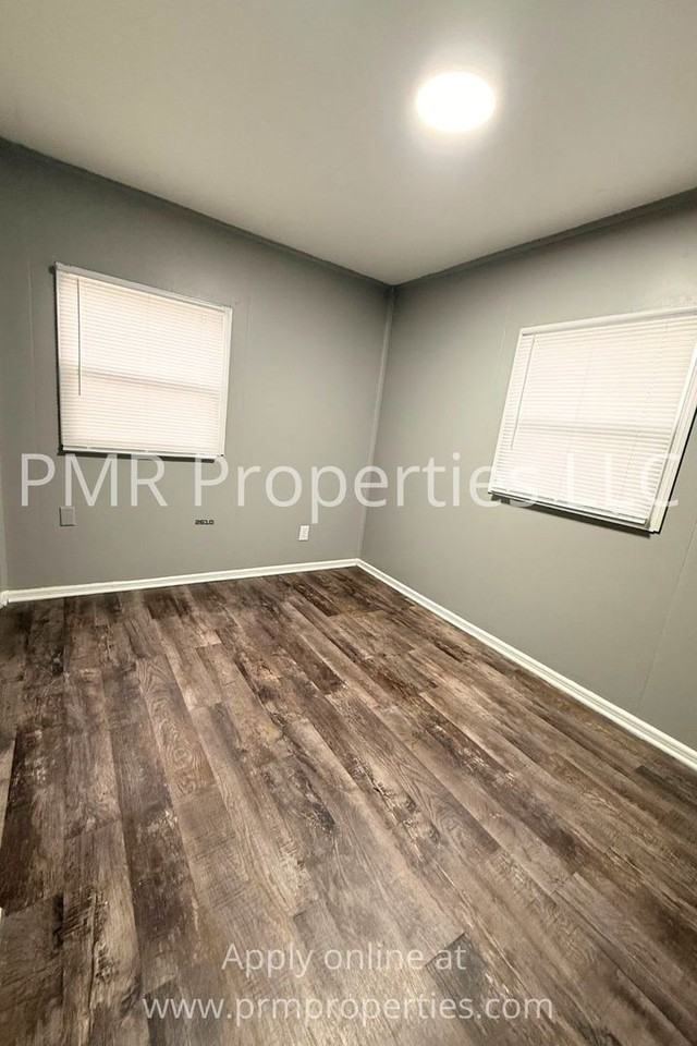 6604 Seward St - Photo 3 of 8