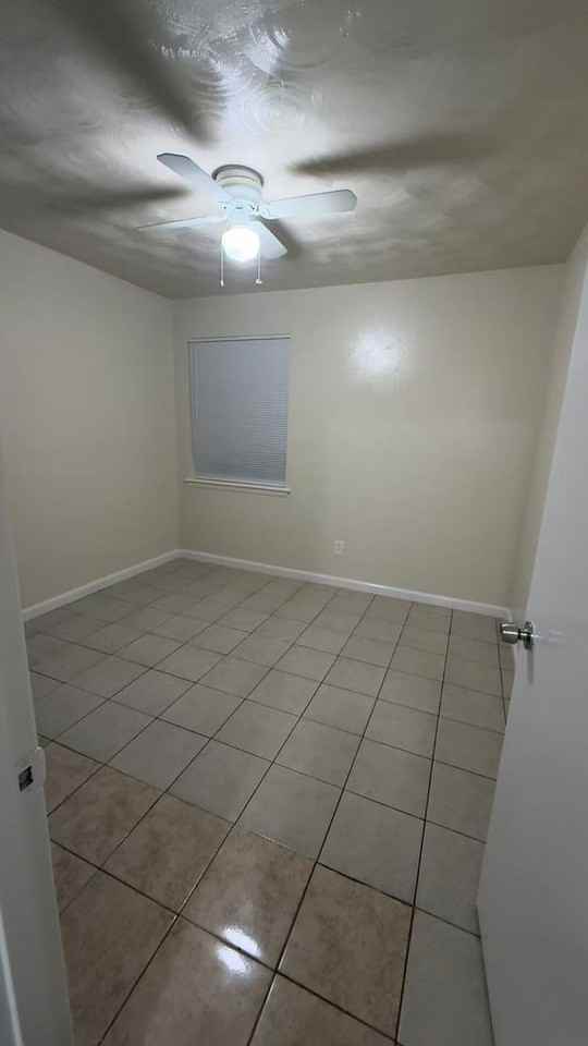 3064 Clover Dr - Photo 3 of 9