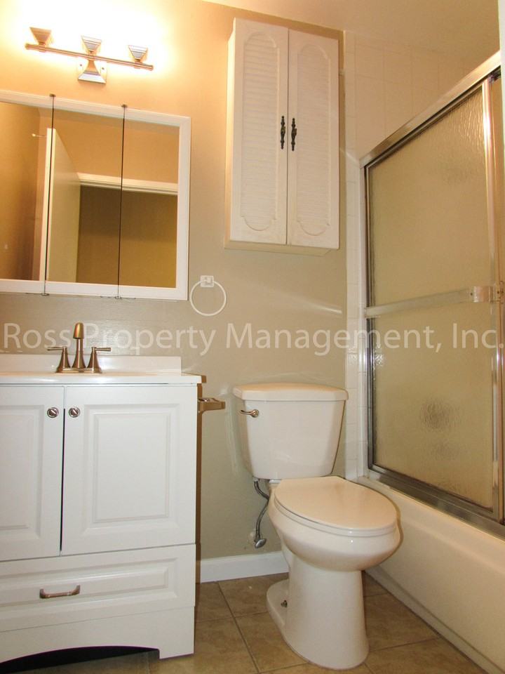 4765 Saginaw Cir - Photo 3 of 9