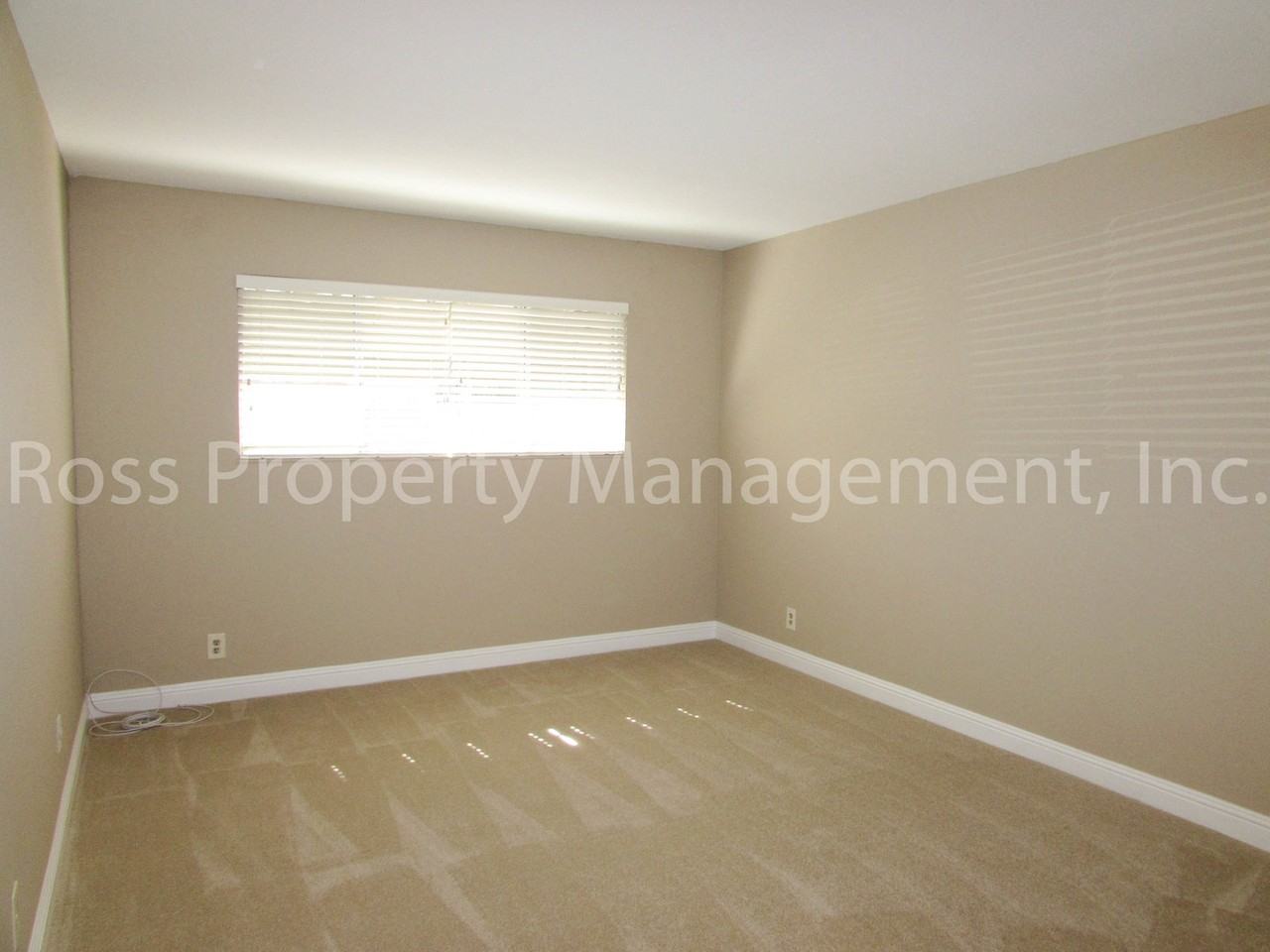 4765 Saginaw Cir - Photo 5 of 9