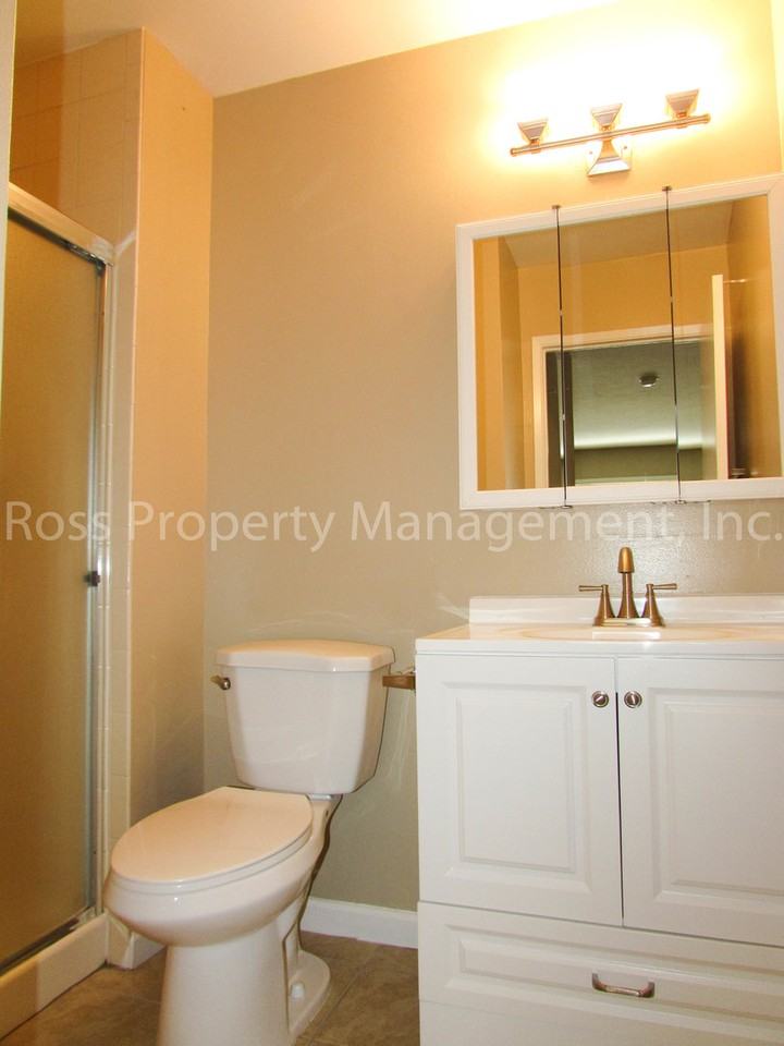 4765 Saginaw Cir - Photo 6 of 9