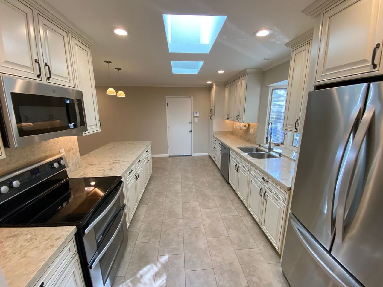 330 Pickering Pl - Photo 4 of 20