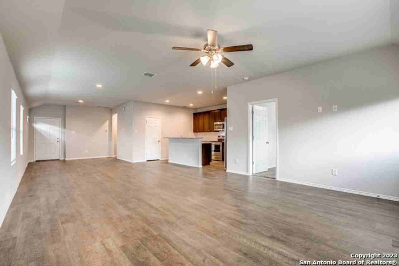 2025 Rhesus Vw - Photo 3 of 13