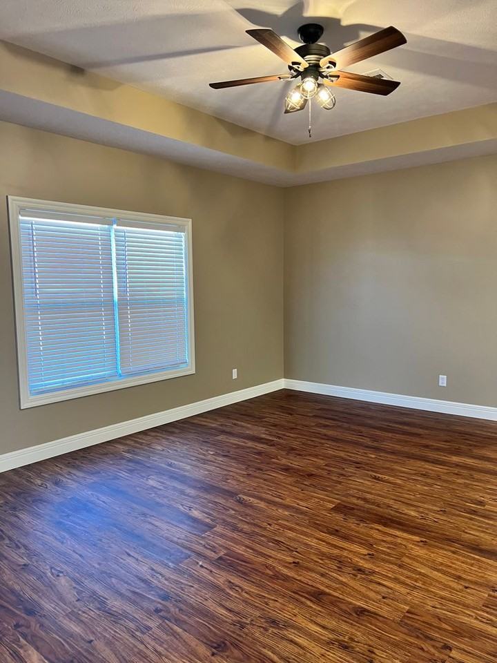 1715 Kenneth Dr - Photo 2 of 14