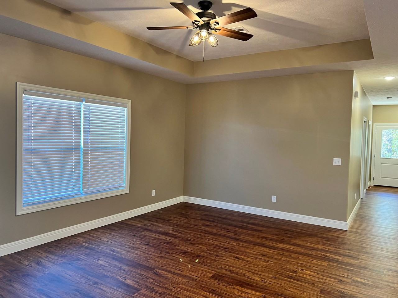 1715 Kenneth Dr - Photo 3 of 14