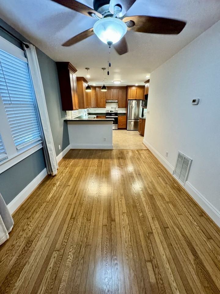 3408 Seneca Ave - Photo 6 of 24