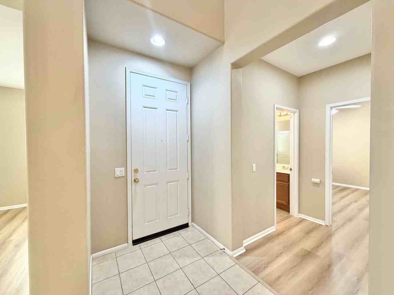 29751 Maxmillian Ave - Photo 5 of 50