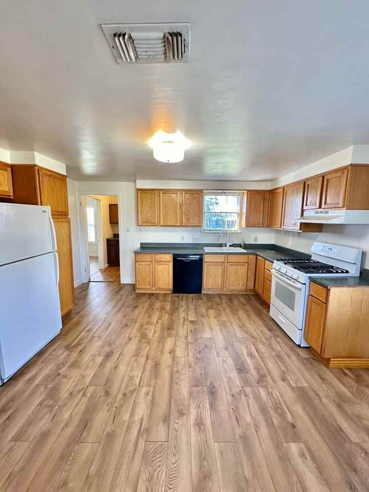 3207 Grape Creek Rd - Photo 6 of 31