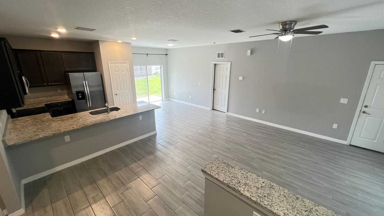 3157 Westwind Ave Se - Photo 3 of 33