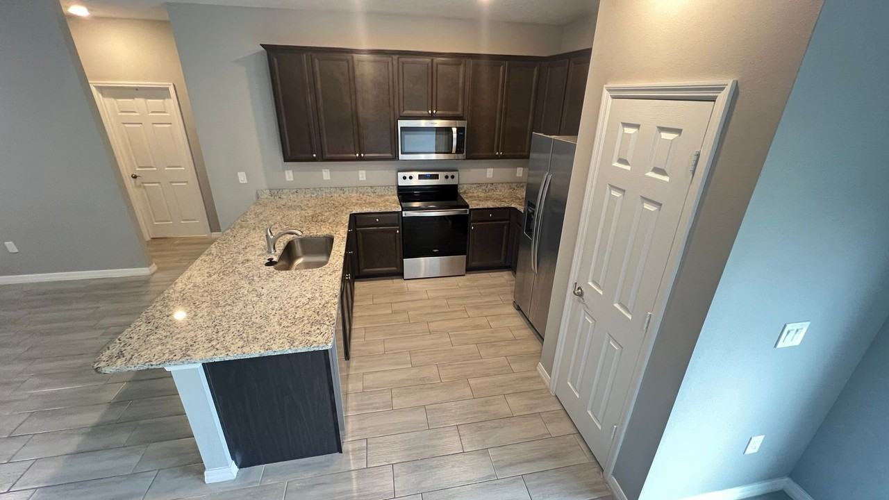 3157 Westwind Ave Se - Photo 6 of 33