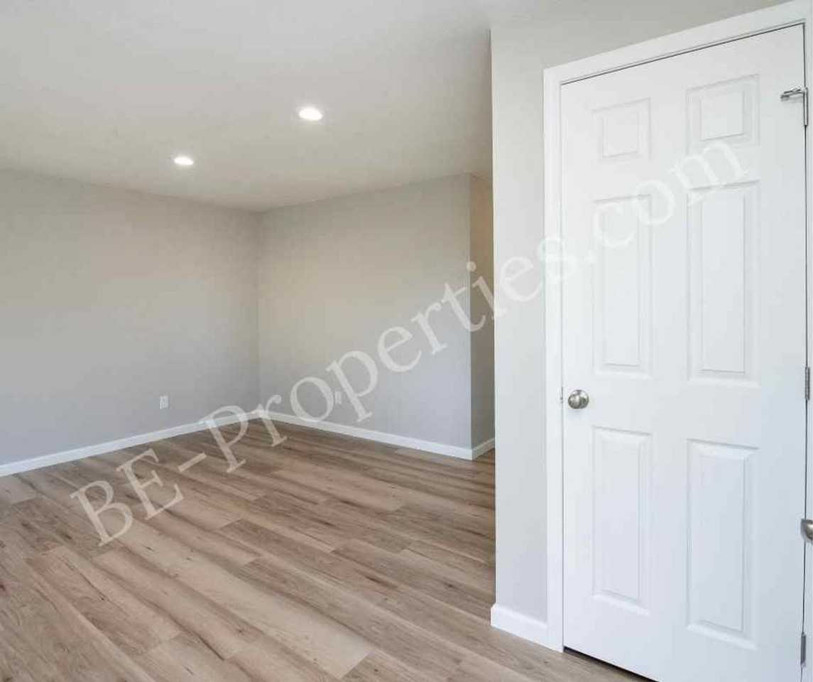 1412 S 14th St - Photo 3 of 31