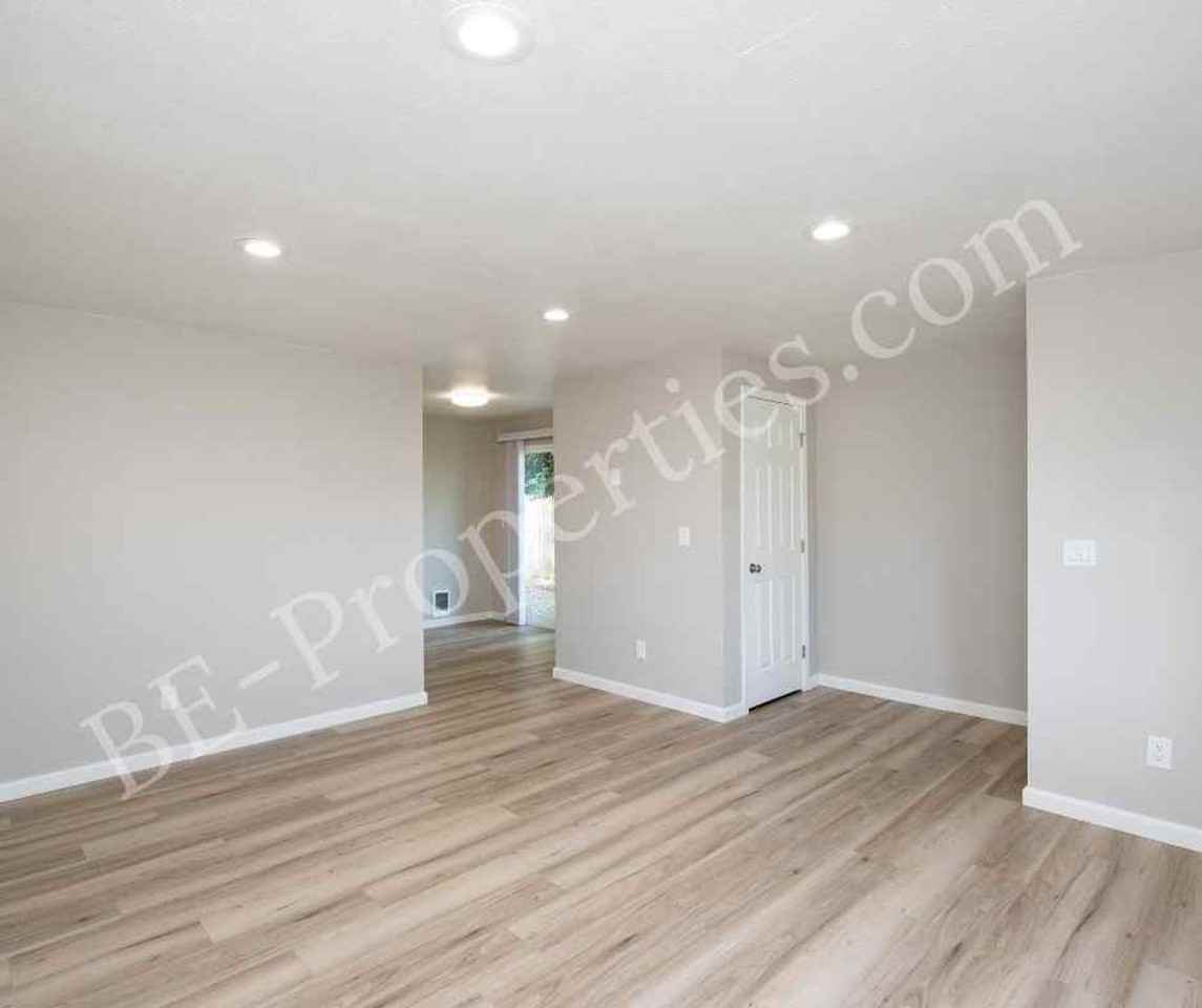 1412 S 14th St - Photo 5 of 31