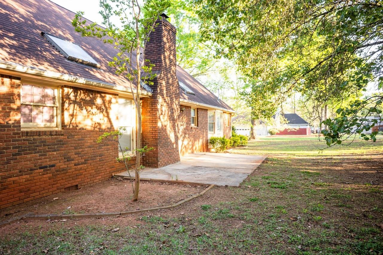 3301 Sams Way Se - Photo 4 of 40