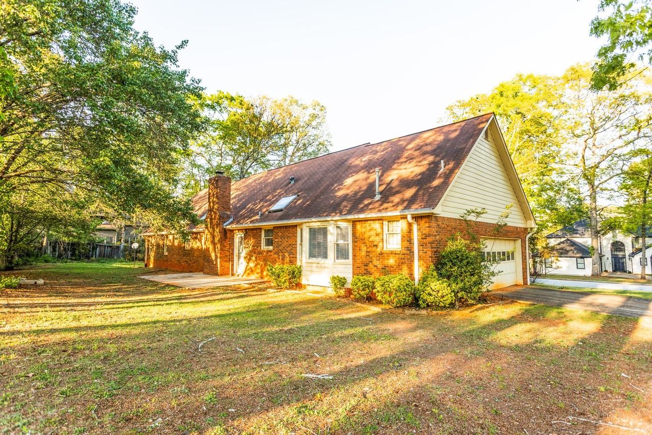 3301 Sams Way Se - Photo 5 of 40