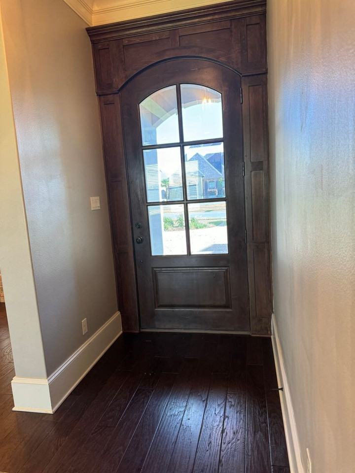 726 Dumaine Dr - Photo 3 of 40