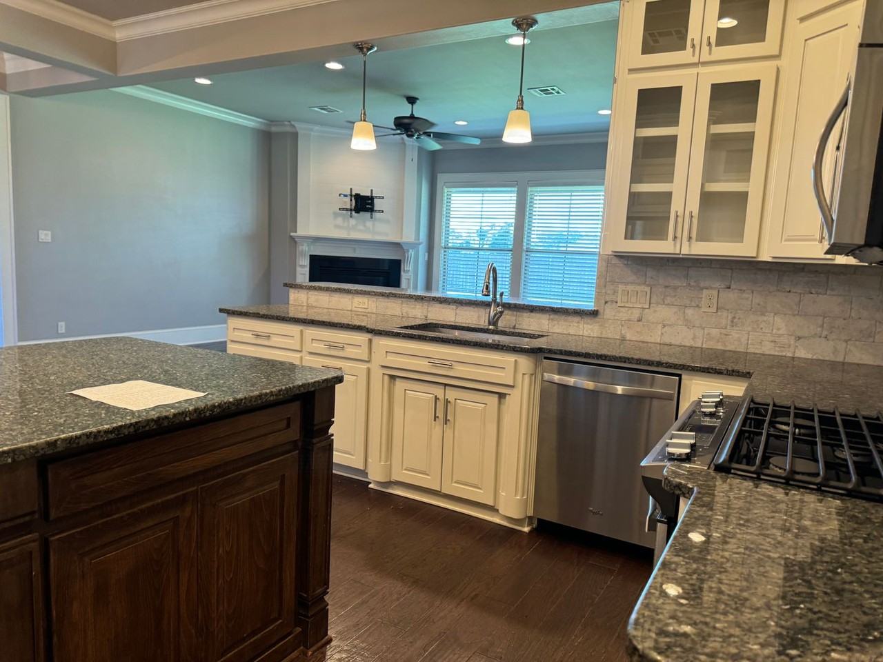 726 Dumaine Dr - Photo 6 of 40