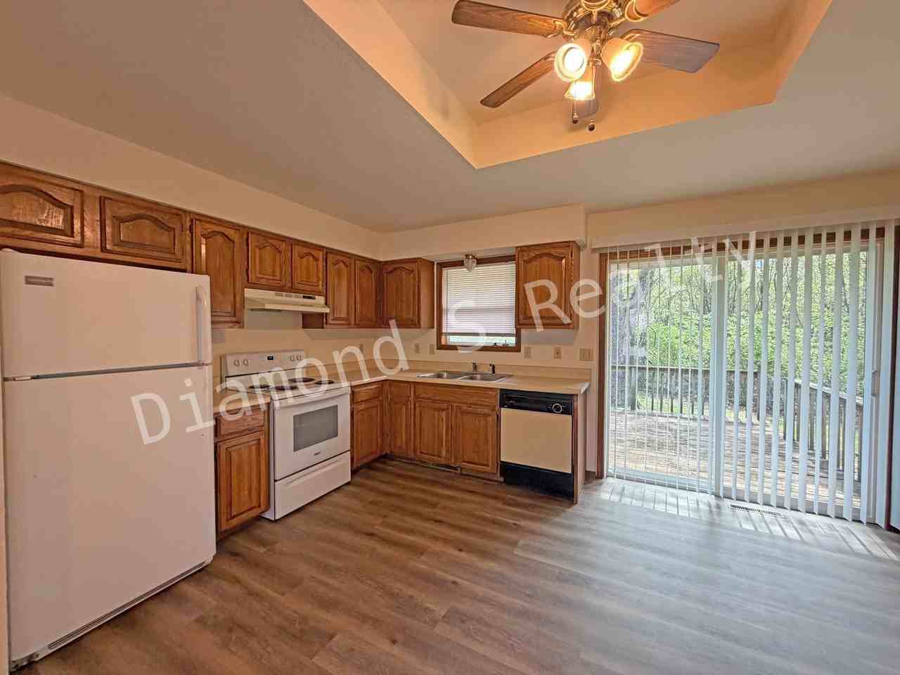 3256 S Hilton Ave - Photo 6 of 15