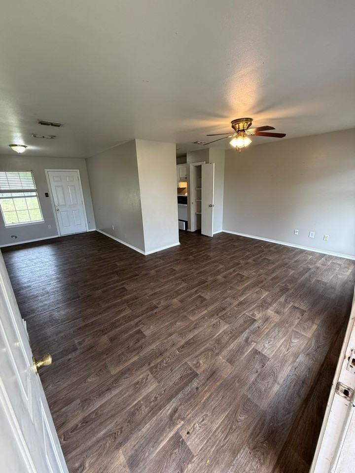 14668 14668 Foxridge - Photo 2 of 9