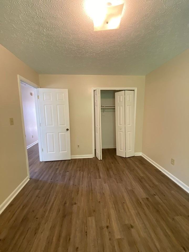 143 Allyson Dr - Photo 3 of 11