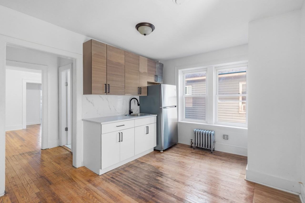 107 Kensington Ave - Photo 2 of 14