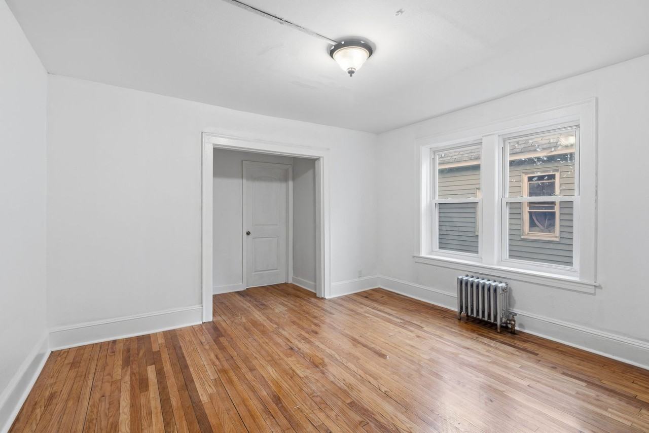 107 Kensington Ave - Photo 5 of 14