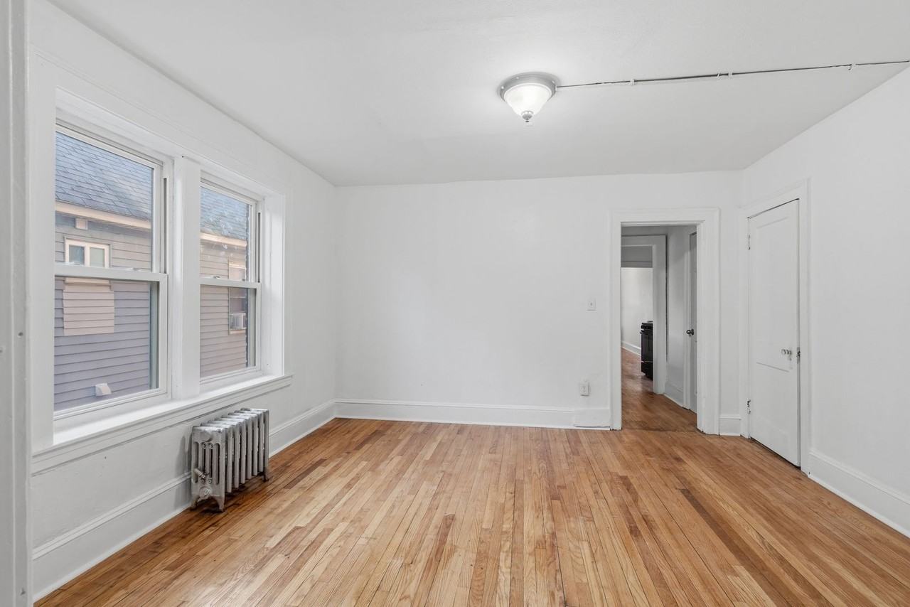 107 Kensington Ave - Photo 7 of 14