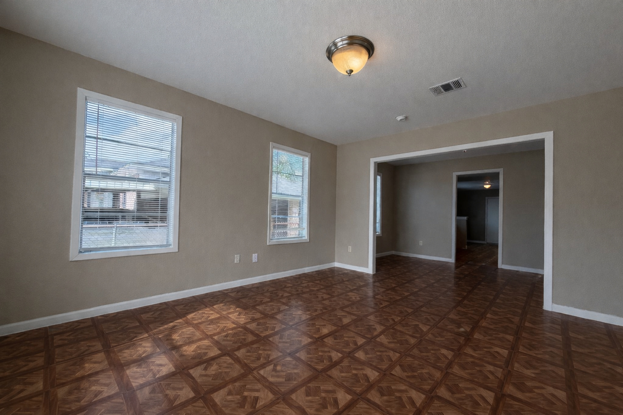 3406 Milbrad St - Photo 4 of 13