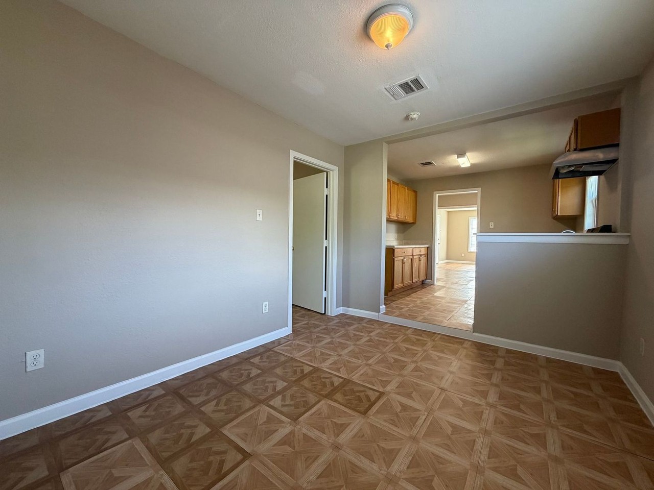 3406 Milbrad St - Photo 5 of 13