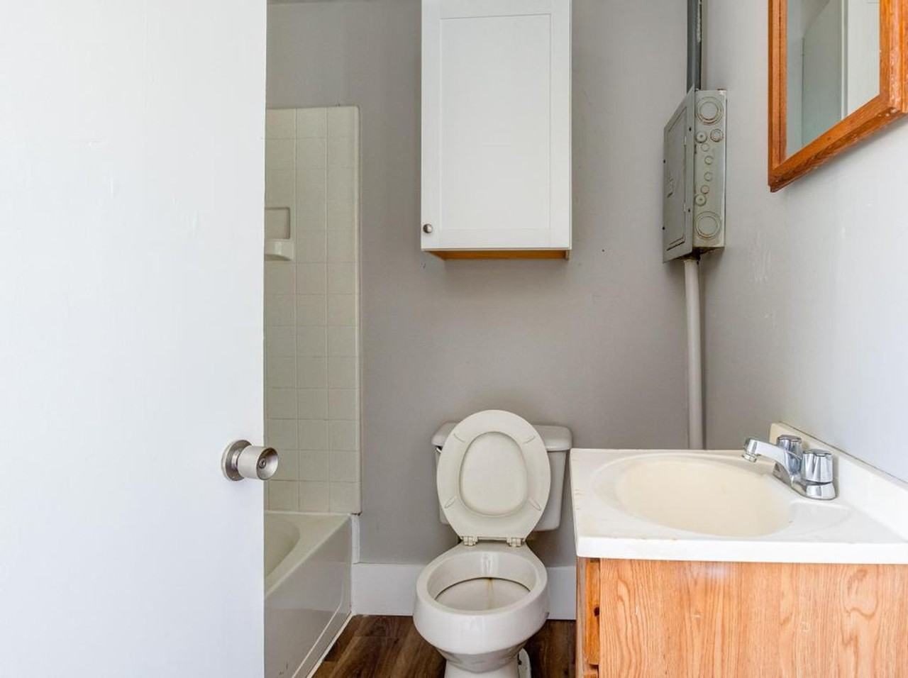 119 Pine Ave - Photo 3 of 6