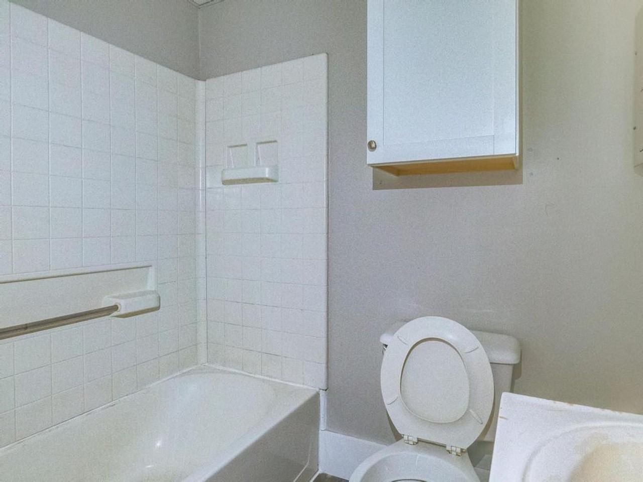 119 Pine Ave - Photo 4 of 6