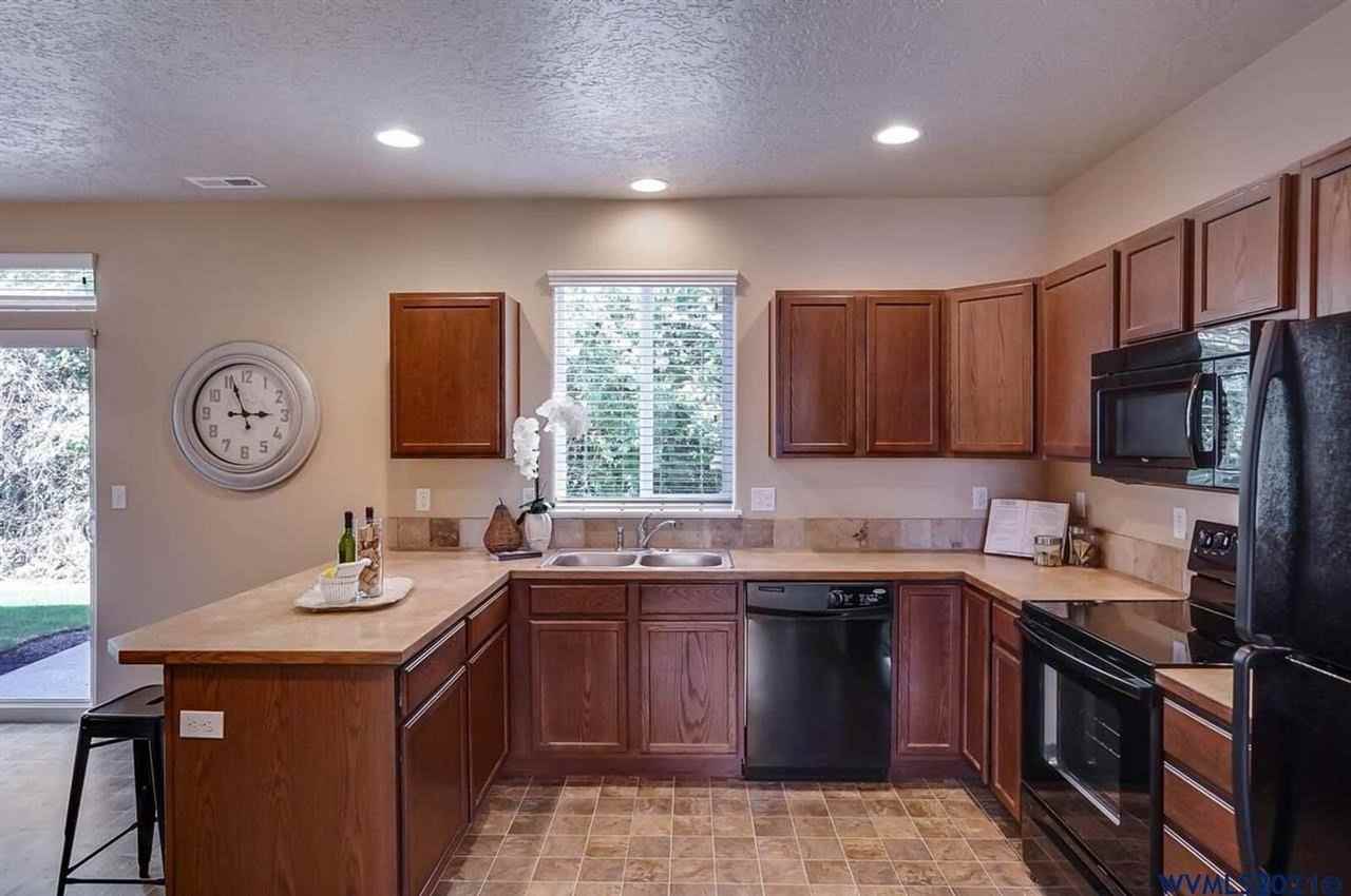 848 Millstream Pl Ne - Photo 7 of 37