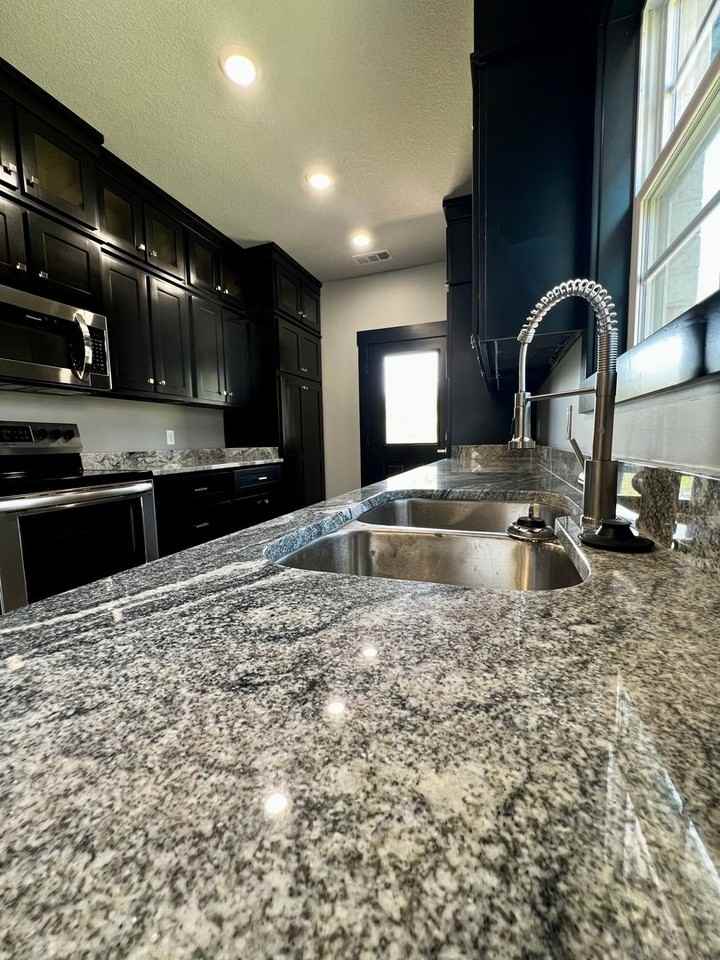 4101 Stoke Dr - Photo 3 of 21