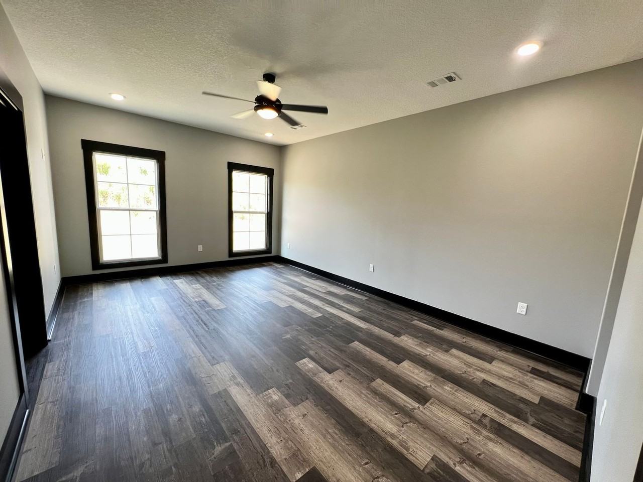 4101 Stoke Dr - Photo 6 of 21