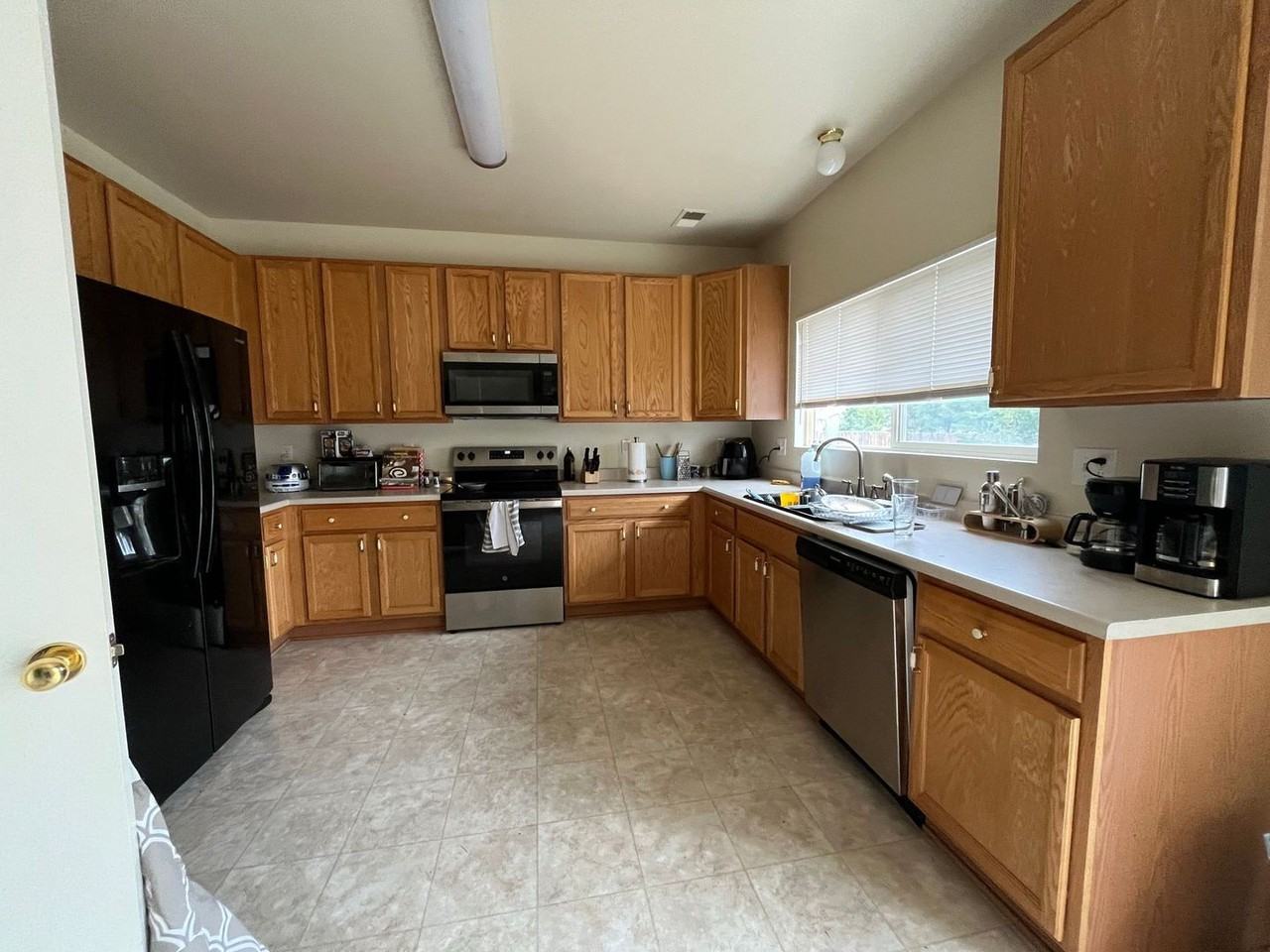 3945 Rannoch St - Photo 5 of 15