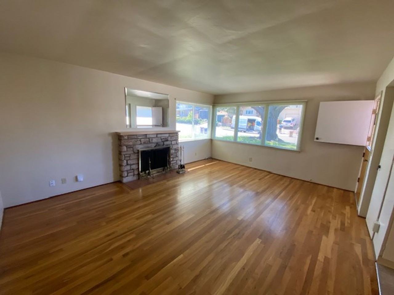 674 Oak St - Photo 5 of 28