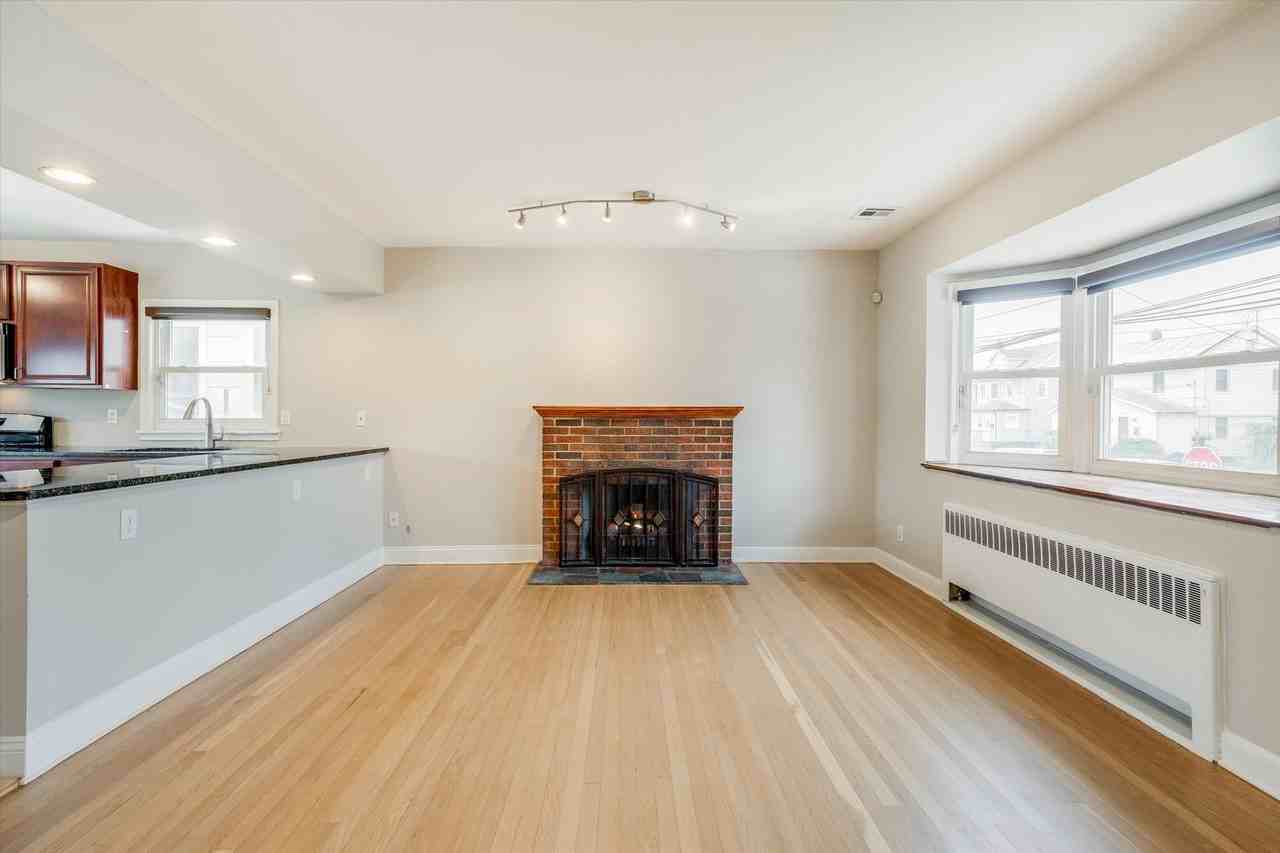 981 Johnson Pl - Photo 5 of 17