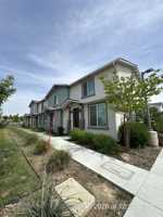 featured image of 406 S Summit St