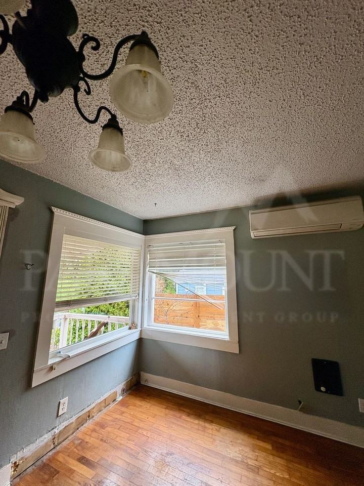 914 Taylor St E - Photo 6 of 18